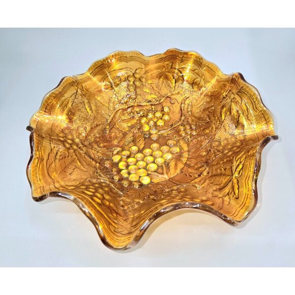 Imperial Glass Marigold Pressed grapes pattern scalloped bowl - Picture 2 of 5
